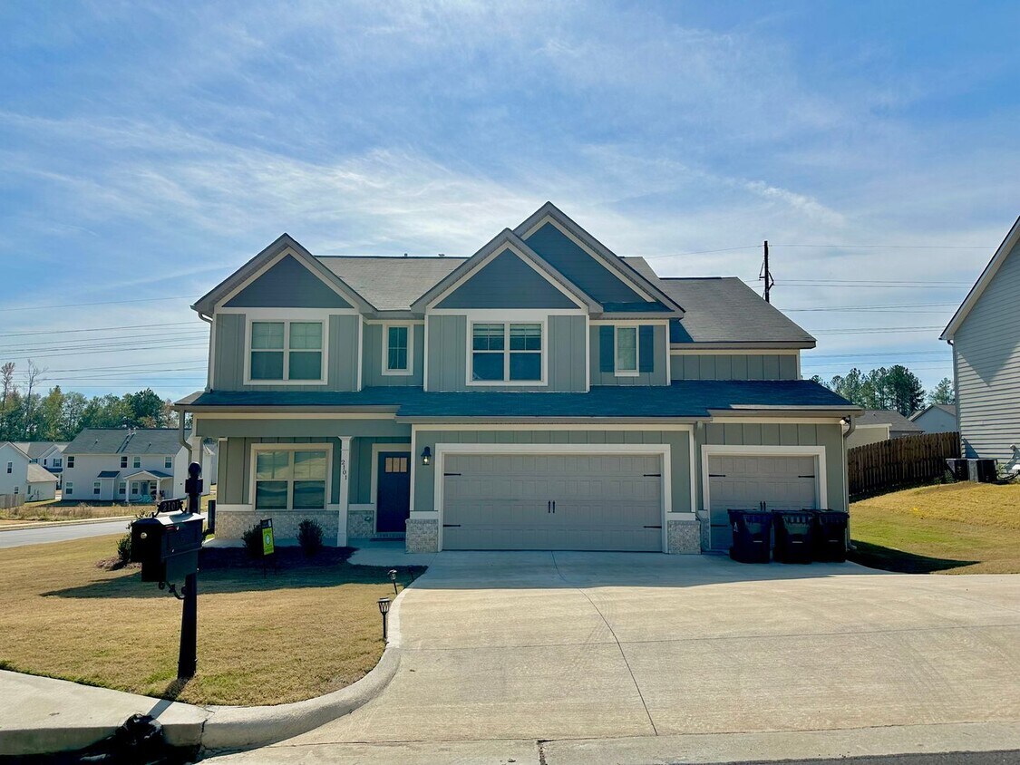 Large Home in The Preserve House Rental in Auburn, AL