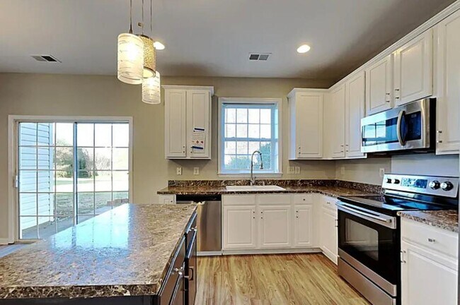 Building Photo - 5859 Crimson Oak Ct