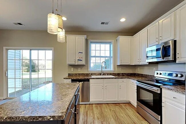 Foto del edificio - 5859 Crimson Oak Ct