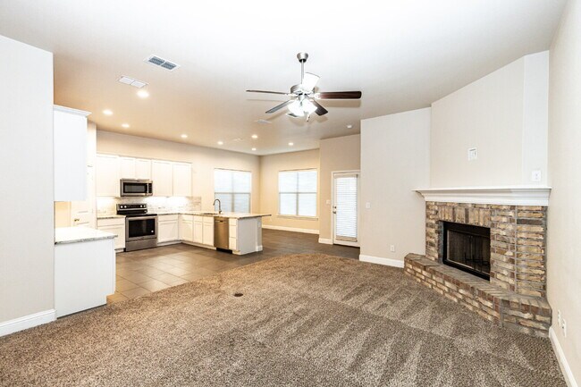 Foto del edificio - Beautiful & Spacious four bedroom in Bell ...