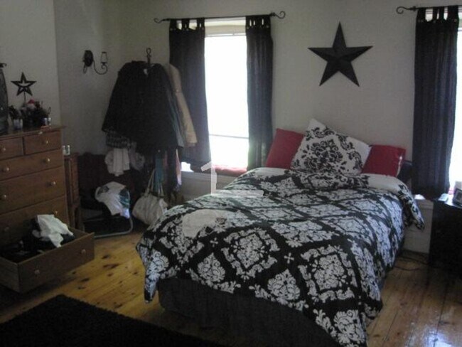 Foto del edificio - Spacious 4 bed 2 bath in Brighton.....