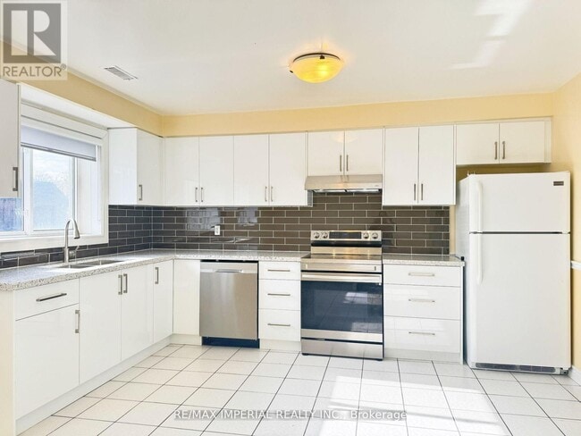 Building Photo - 641A The Queensway