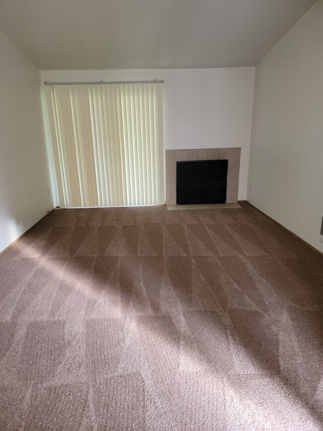 Building Photo - 5805-07 Mt Tacoma