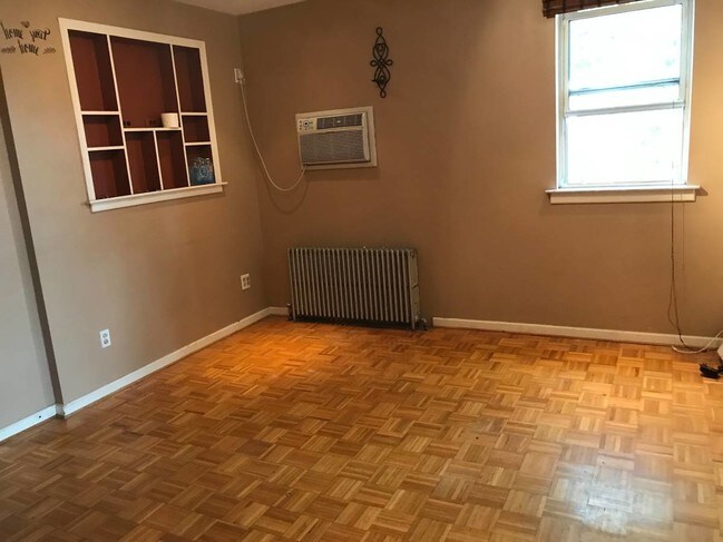 Building Photo - 74 Avenue S