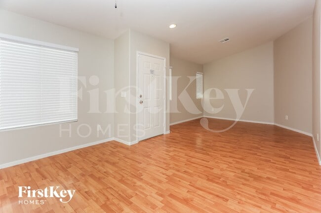 Building Photo - 9037 Meisenheimer Ave