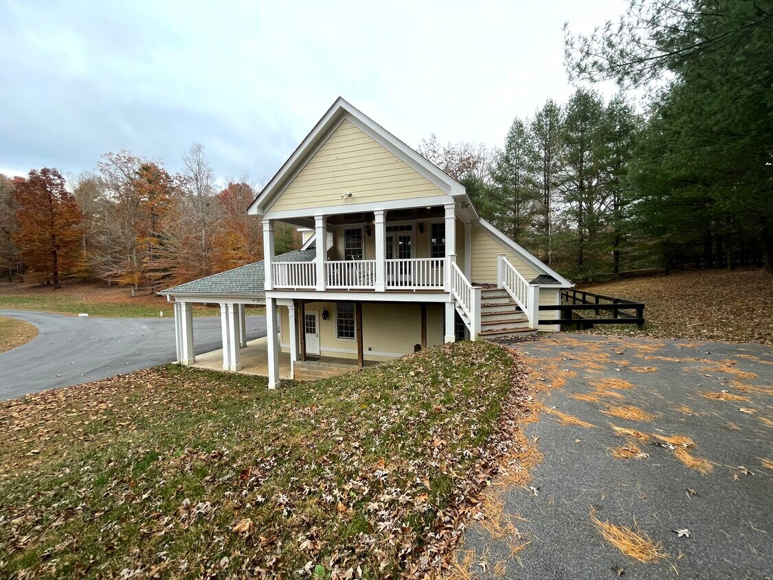 Primary Photo - 528 Clarks Tract