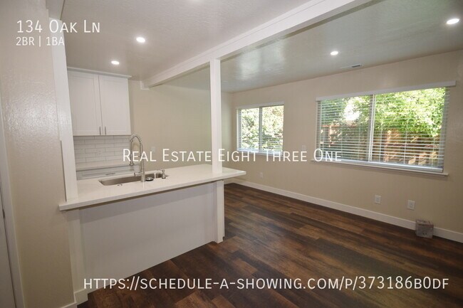 Foto del edificio - 134 Oak Ln