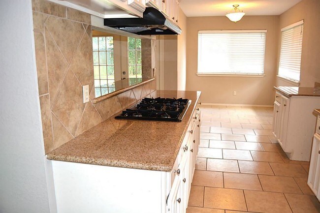 Building Photo - 3122 Brookdale Dr