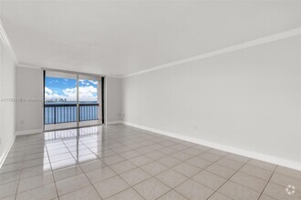 Building Photo - 2333 Brickell Ave