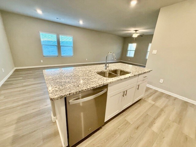 Foto del edificio - 2288 Clf Spgs Dr