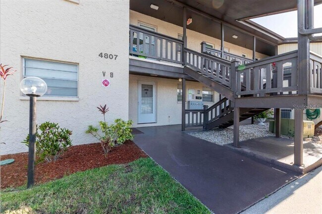 Foto del edificio - 4807 Marine Pkwy