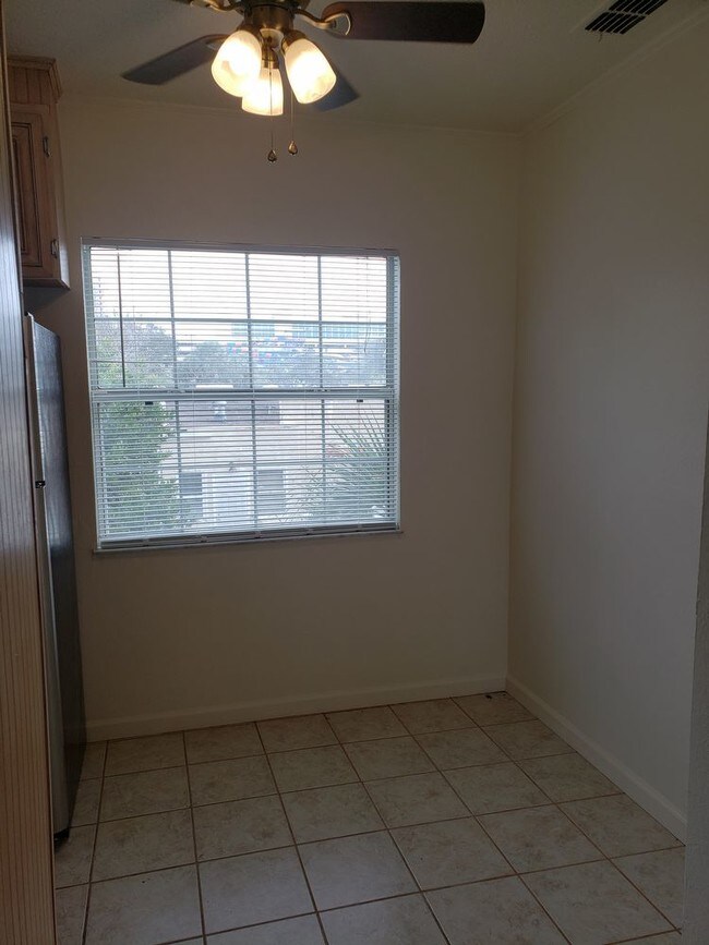 Building Photo - 825 BEACHSIDE APARTMENT