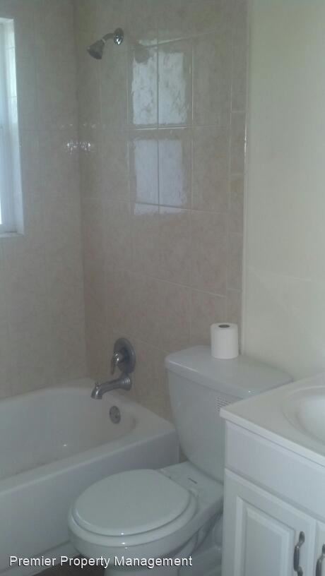 Building Photo - 2 br, 1 bath House - 1043 San Remo Avenue
