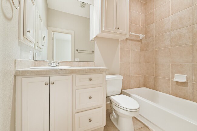 Foto del edificio - 5823 Lacy St