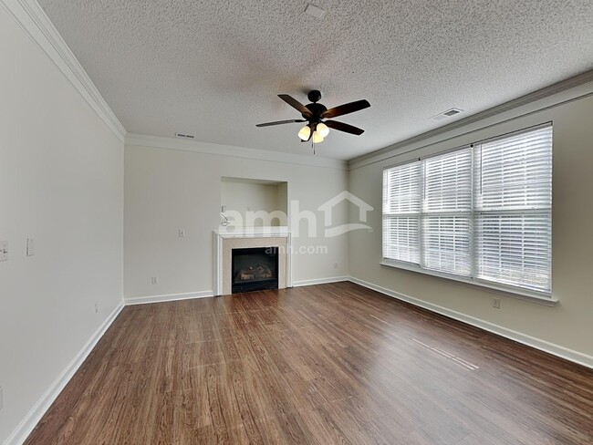 Foto del edificio - 14019 Millers Creek Ln