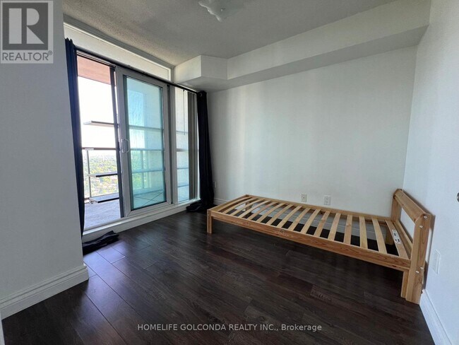 Photo du bâtiment - 60 Brian Harrison Way