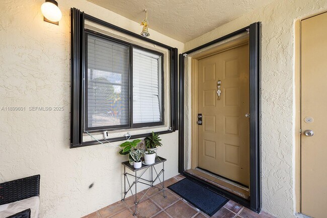 Foto del edificio - 428 Lakeview Dr