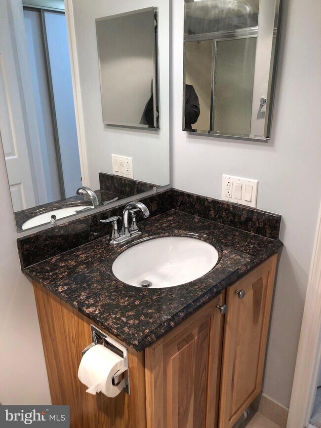 Foto del edificio - 7680 Tremayne Pl