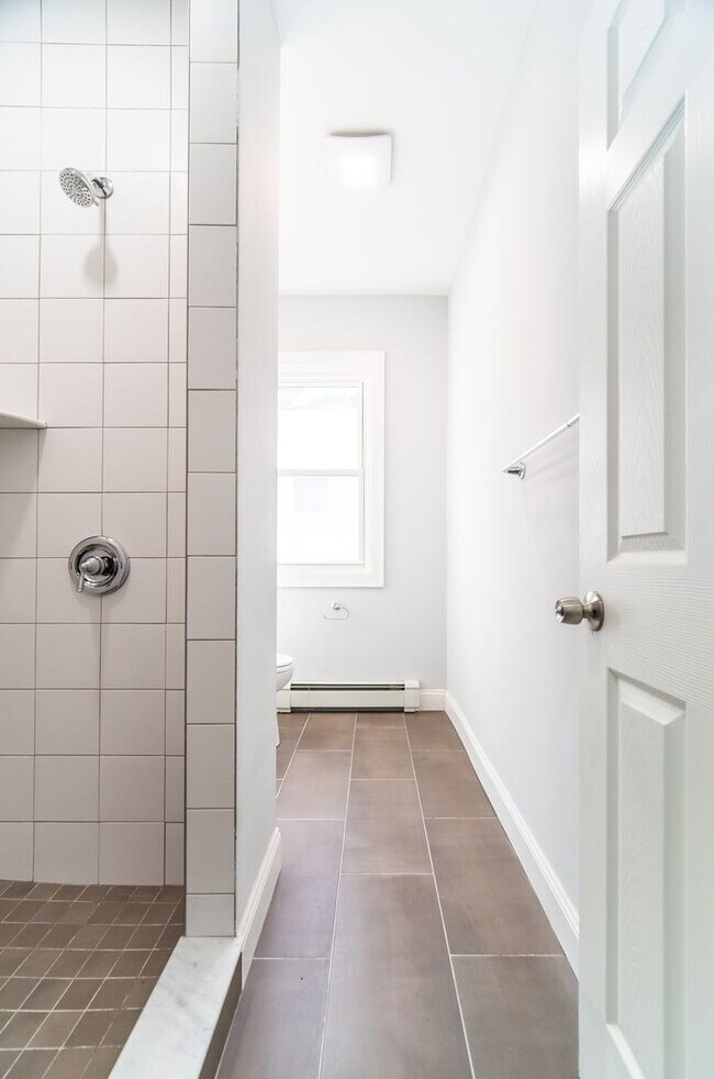 Building Photo - 83 Division St