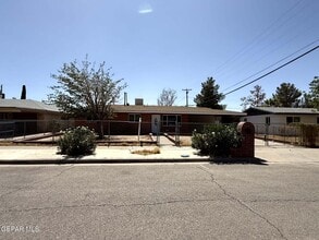 Building Photo - 2801 Hawick Rd