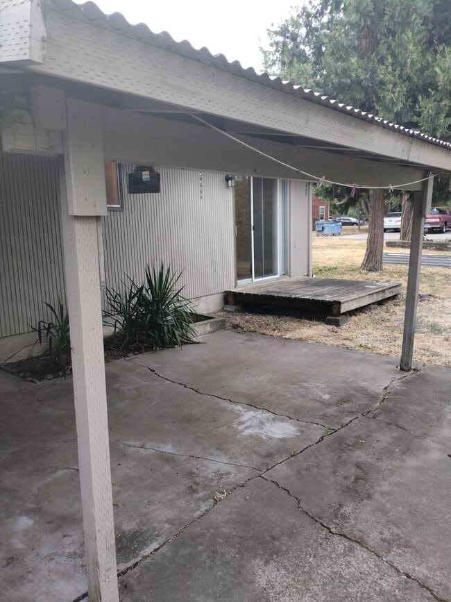 Adorable 2 Bedroom Home! - Adorable 2 Bedroom Home!