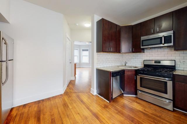 Foto del edificio - 0 bedroom in Chicago IL 60626