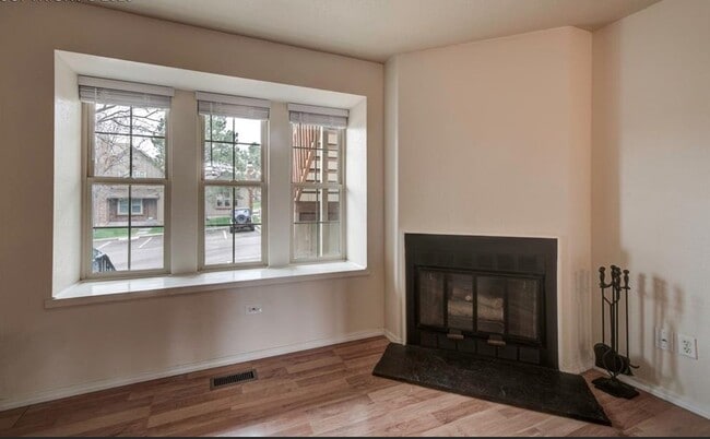 Building Photo - 6829 Overland Dr