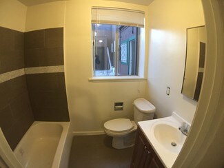 Building Photo - 714 Fraser Ave