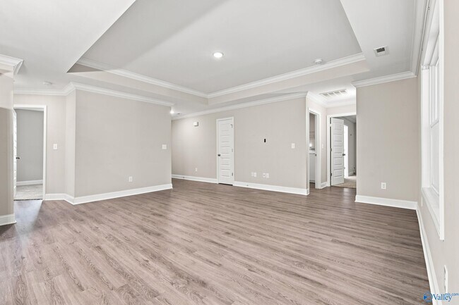 Building Photo - 6415 Flo Dr NW