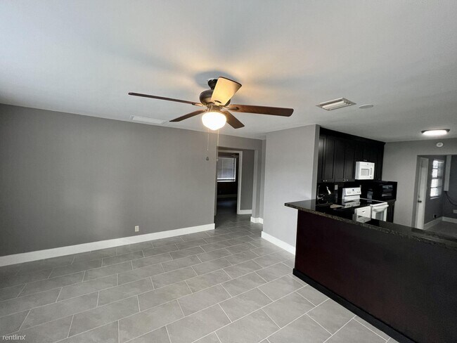 Building Photo - 3 br, 2 bath House - 120 NE 23rd Ct