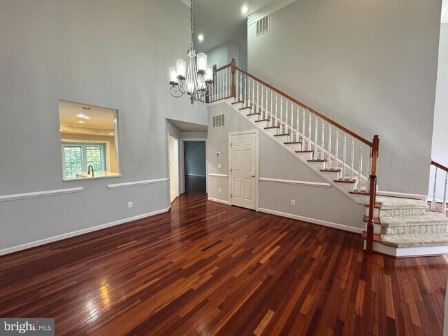 Building Photo - 15028 Gaffney Cir