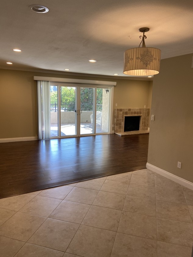 1161 Rosecrans Ave, Fullerton, CA 92833 Condo for Rent in Fullerton