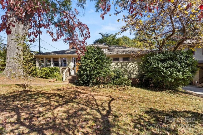 Building Photo - 2917 Forest Park Dr