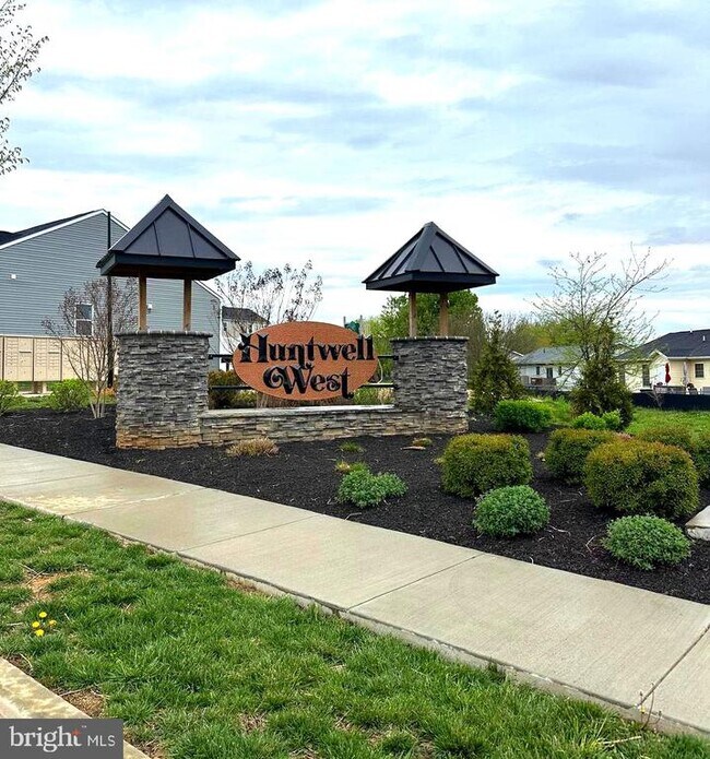 Foto del edificio - 369 Huntwell W Ave