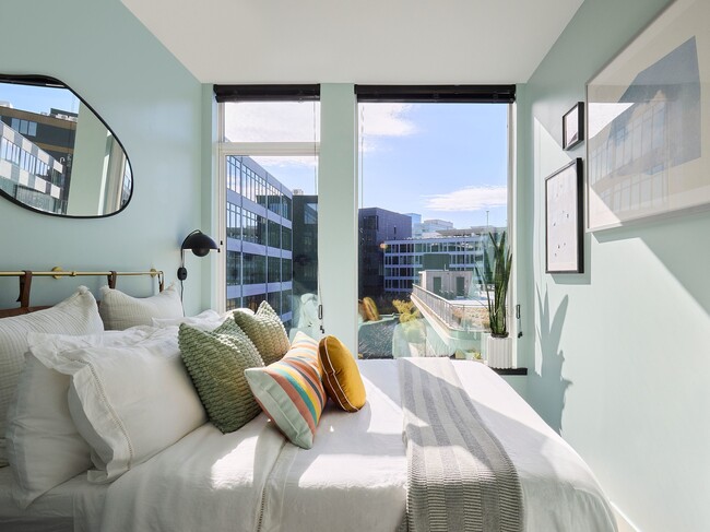 Light-Filled Bedroom - Stamford Urby