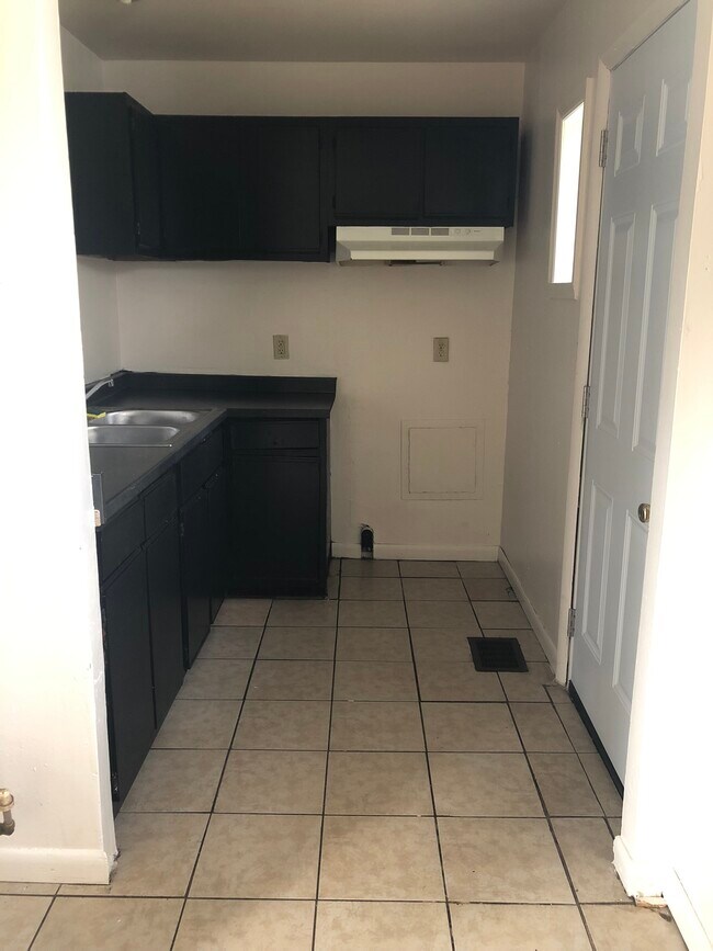 Foto del edificio - 4375 Catalina Ave
