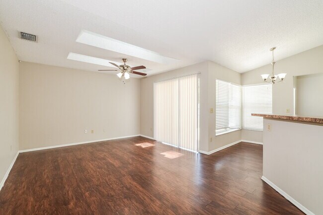 Foto del edificio - 1176 Countrywind Dr