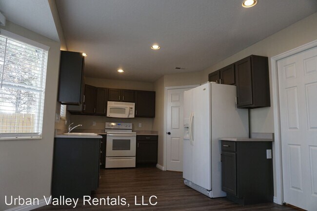 Building Photo - 3 br, 2.5 bath House - 925 E Old Williams Ct.