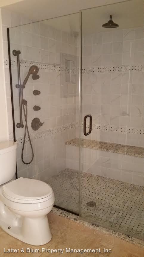 Foto del edificio - 5 br, 3.5 bath House - 1701 Live Oak St.