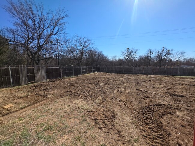 Building Photo - 511 S California St