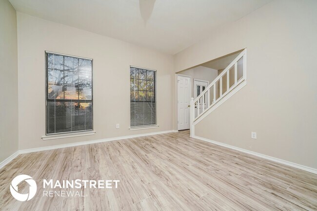 Building Photo - 1001 Country Ln