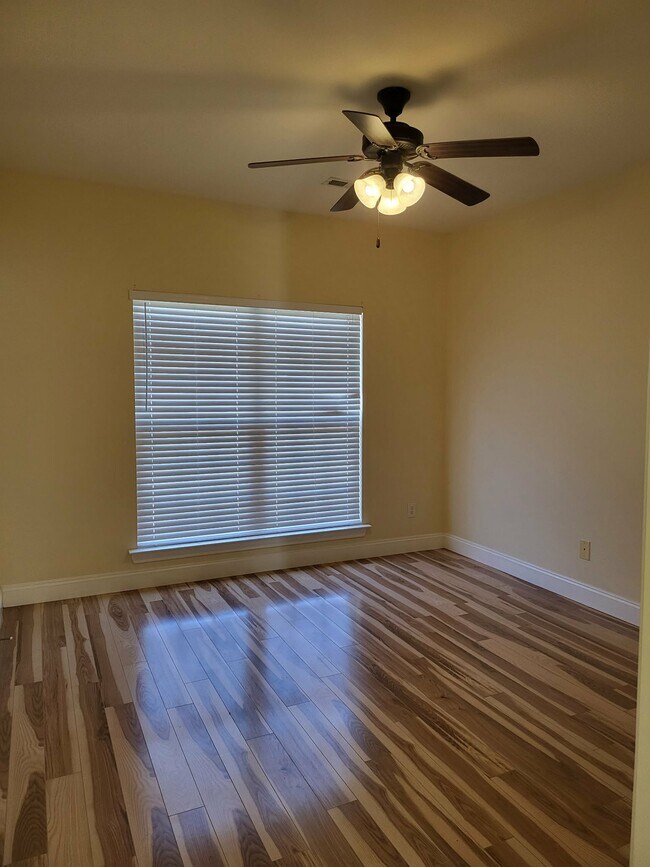 Foto del edificio - 316 Rowlette Cir