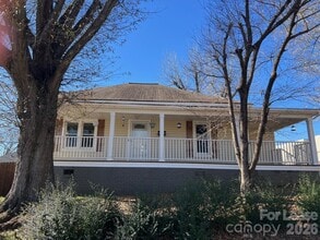 Building Photo - 15 1st St