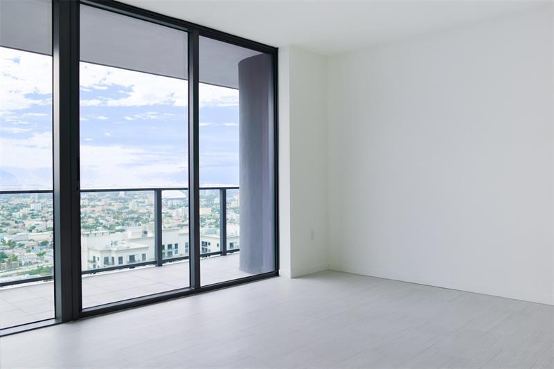 Primary Photo - 1000 Brickell Plz