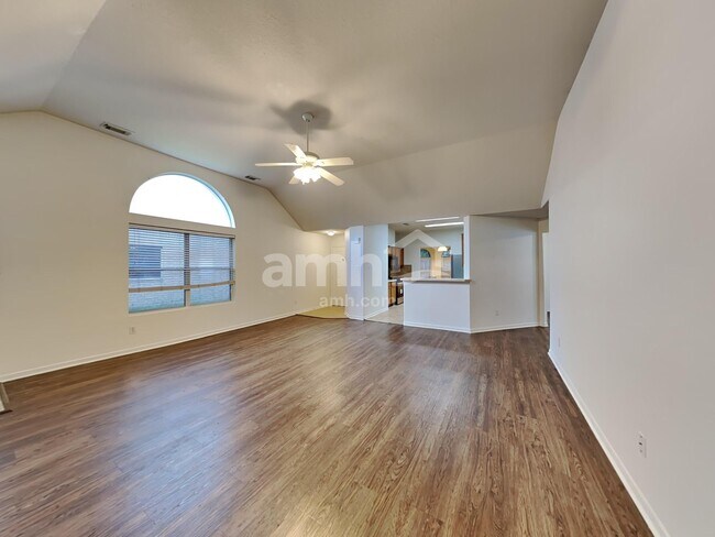 Foto del edificio - 18514 Inwood Elm Cir
