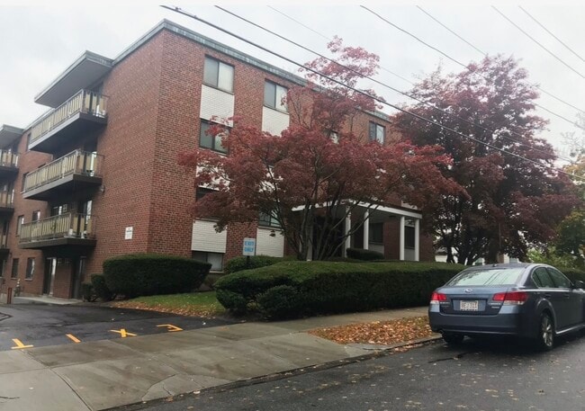 Building Photo - 100 Grand View Ave
