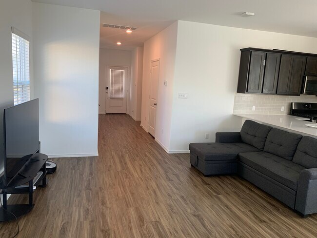 Foto del edificio - 1341 Linwood St