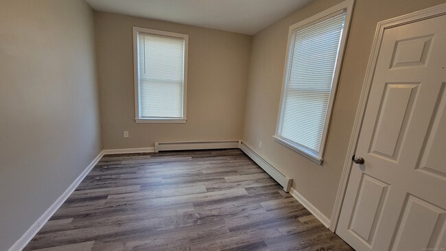 Building Photo - 296 Bradley St