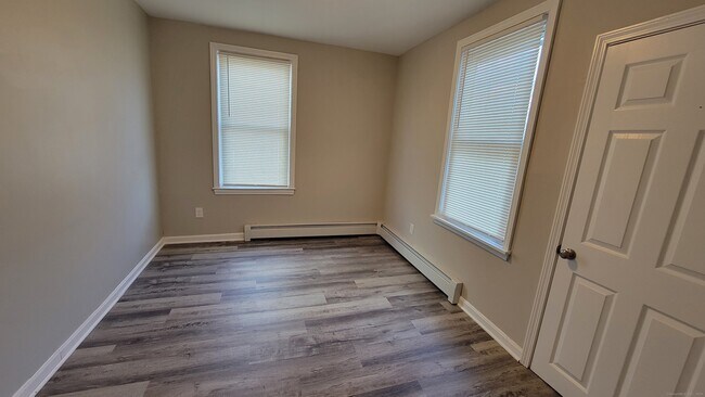 Foto del edificio - 296 Bradley St