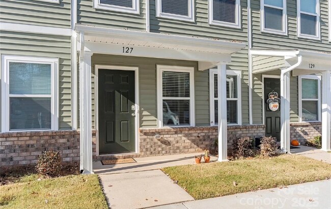 Foto del edificio - 127 Villa Ln